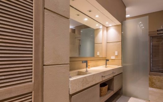 Luxury 3 Bedroom Old City House