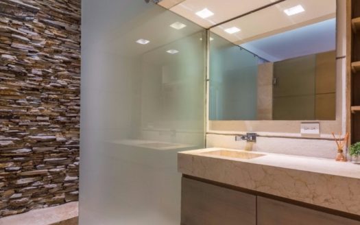Luxury 3 Bedroom Old City House