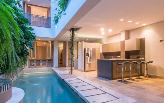 Luxury 3 Bedroom Old City House
