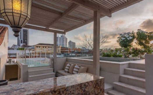 Luxury 3 Bedroom Old City House
