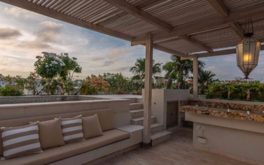 Luxury 3 Bedroom Old City House