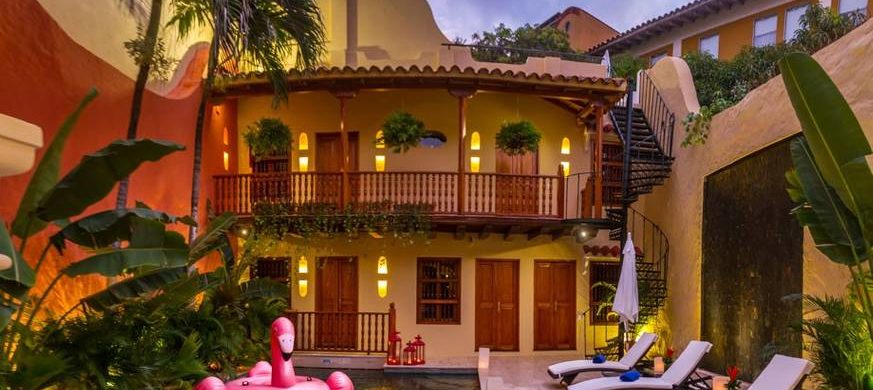 Colonial 7 BDRM Mansion in Historic Centre with Pool