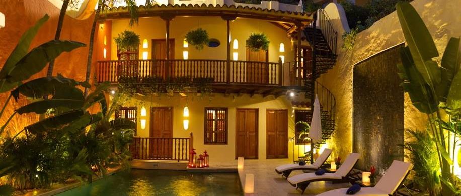 Colonial 7 BDRM Mansion in Historic Centre with Pool