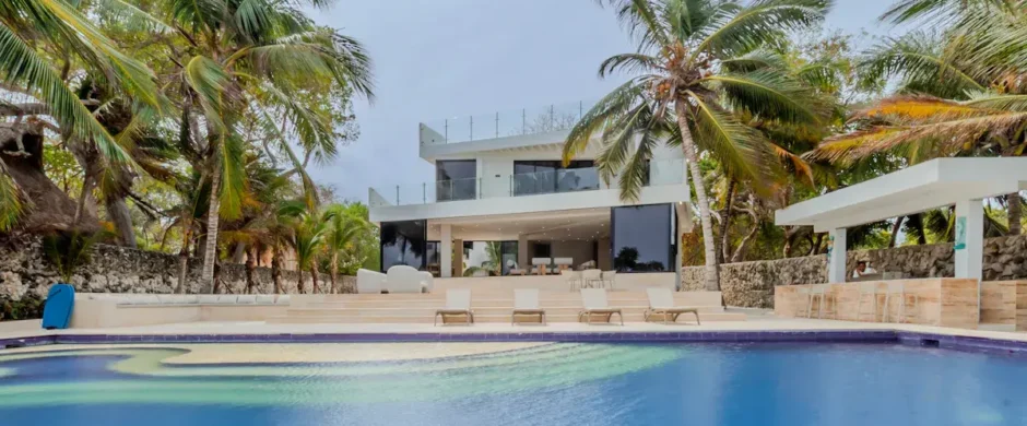 4 BDRM Beachfront Villa Baru with Private Beach