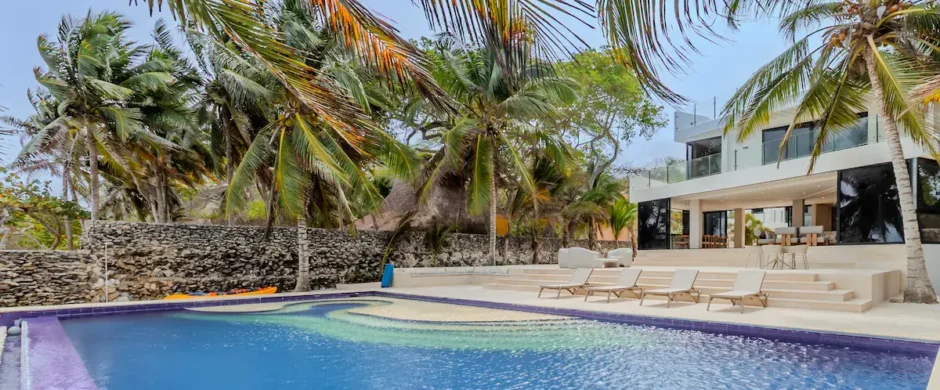 4 BDRM Beachfront Villa Baru with Private Beach