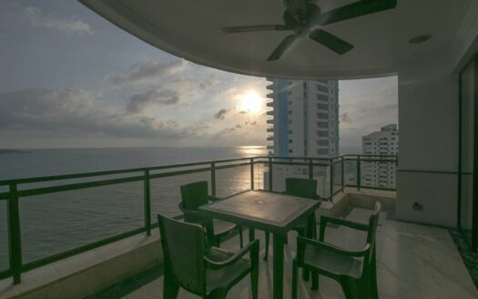 Lux 8 BR Penthouse + 2 Private Jacuzzis