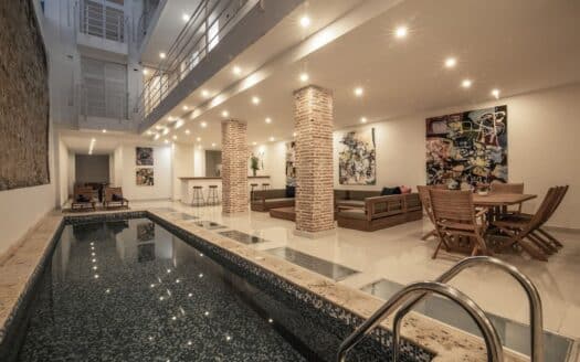 13 Bedroom Mansion in the Old City