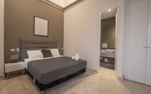 15 Bedroom Villa in the Old City