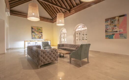 15 Bedroom Villa in the Old City