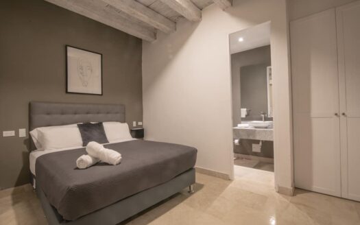15 Bedroom Villa in the Old City