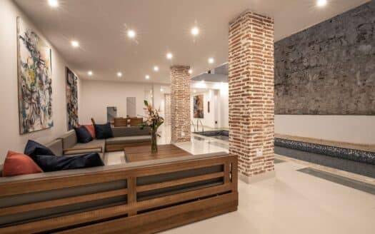 13 Bedroom Mansion in the Old City