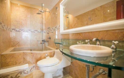 Lux 8 BR Penthouse + 2 Private Jacuzzis