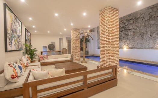 13 Bedroom Mansion in the Old City