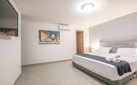 Lux 8 BR Penthouse + 2 Private Jacuzzis