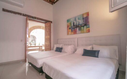 4 BR Luxury Mansion in Top Location Old City