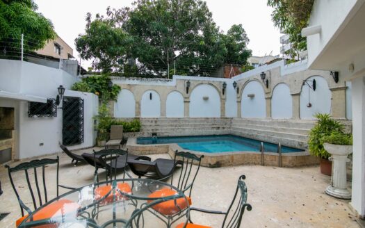 Beautiful 6 BR Mansion in Bocagrande
