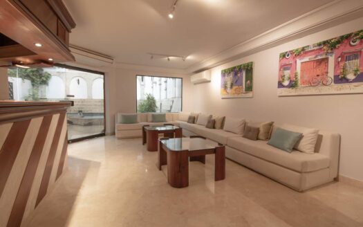 Beautiful 6 BR Mansion in Bocagrande
