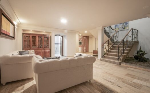 Beautiful 6 BR Mansion in Bocagrande