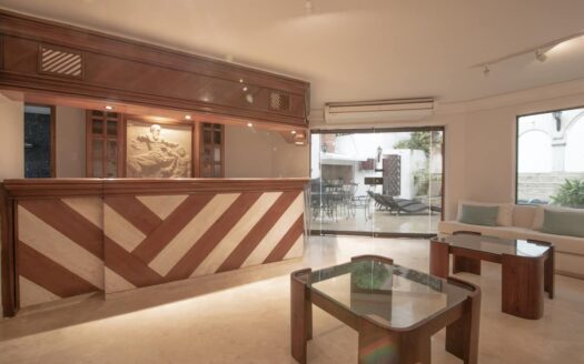Beautiful 6 BR Mansion in Bocagrande