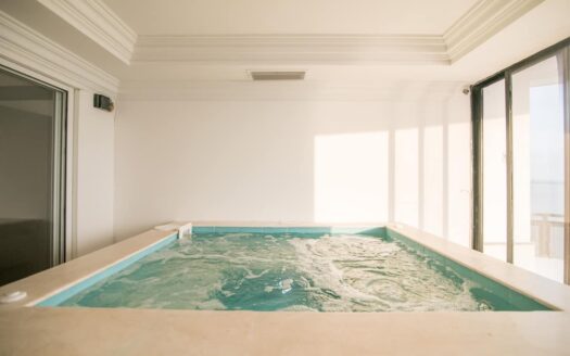 Lux 8 BR Penthouse + 2 Private Jacuzzis