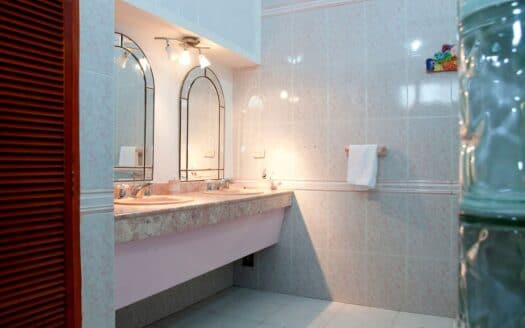 7 Bedroom Mansion in Bocagrande