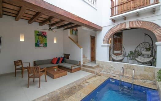 4 BR Luxury Mansion in Top Location Old City