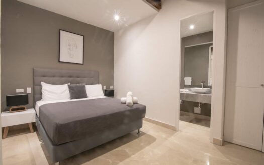 15 Bedroom Villa in the Old City