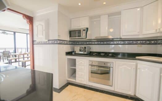 Lux 8 BR Penthouse + 2 Private Jacuzzis