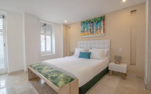 13 Bedroom Mansion in the Old City