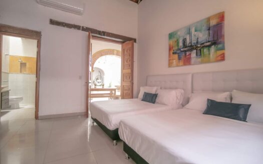 4 BR Luxury Mansion in Top Location Old City