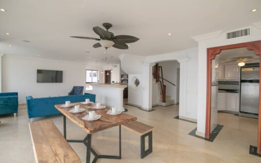 Lux 8 BR Penthouse + 2 Private Jacuzzis