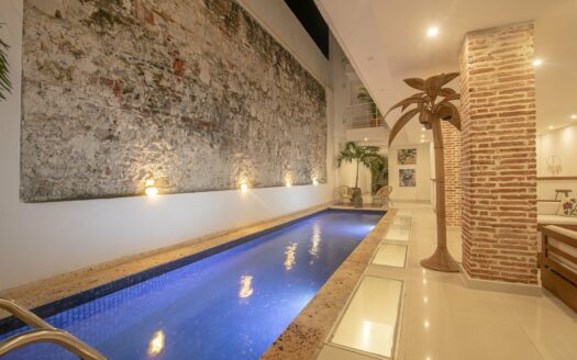 13 Bedroom Mansion in the Old City