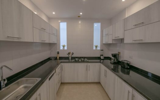 13 Bedroom Mansion in the Old City