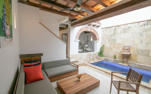 4 BR Luxury Mansion in Top Location Old City