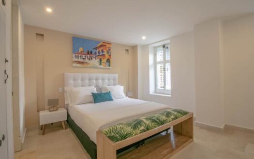 13 Bedroom Mansion in the Old City