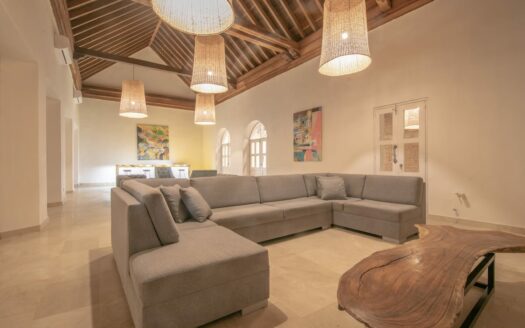 15 Bedroom Villa in the Old City