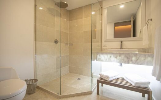 9 BR in Clock Tower Plaza with Private Pool