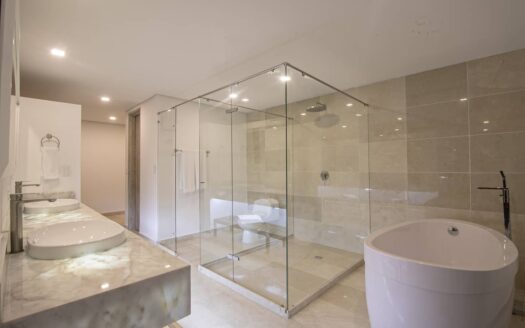 16 BR in Clock Tower Plaza with Private Pool