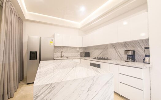 7 BR in Clock Tower Plaza with Private Pool