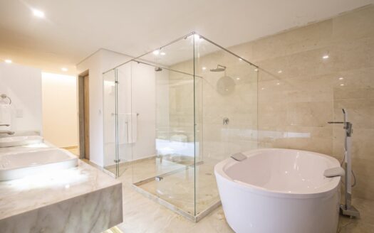 7 BR in Clock Tower Plaza with Private Pool