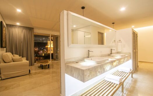 7 BR in Clock Tower Plaza with Private Pool