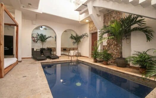 Beautiful 13 BR House in the Old City