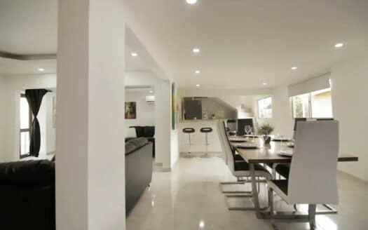 Beautiful 13 BR House in the Old City