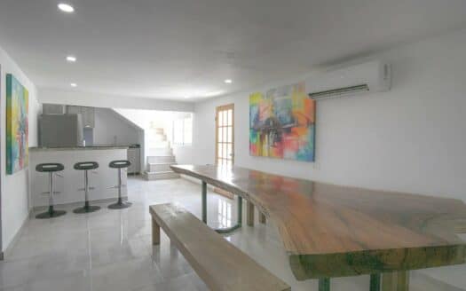 Beautiful 13 BR House in the Old City