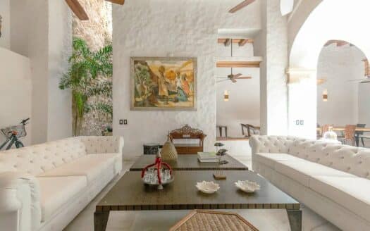 Casa Antonio – Renovated Colonial House 6Bdr