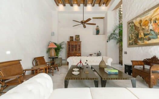 Casa Antonio – Renovated Colonial House 6Bdr