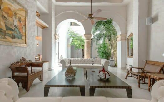 Casa Antonio – Renovated Colonial House 6Bdr