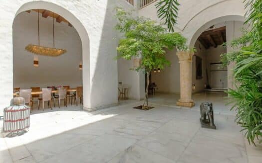 Casa Antonio – Renovated Colonial House 6Bdr