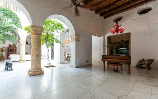 Casa Antonio – Renovated Colonial House 6Bdr