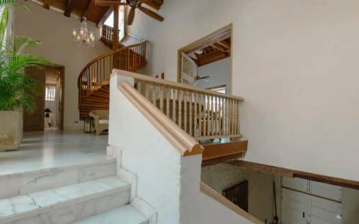 Casa Antonio – Renovated Colonial House 6Bdr